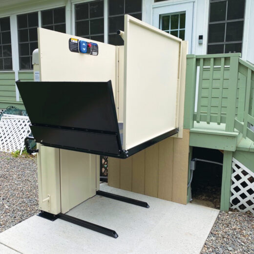 pre-owned Peoria vpl wheelchair lift